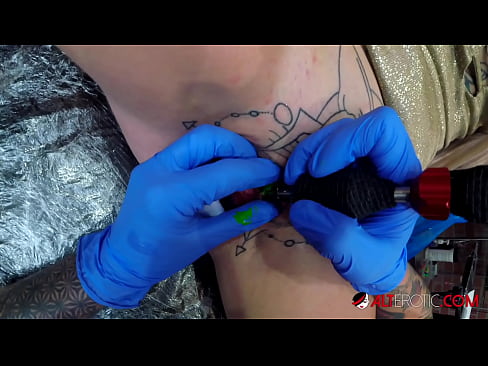 ❤️ Sully Savage oo aad u tattooed ayaa Kintirkeeda ku sawirtay tattoo ❤❌  Galmo ❤